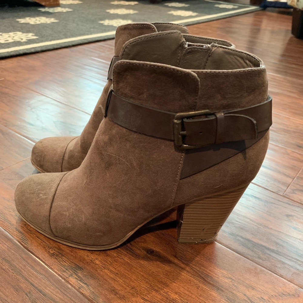 Heeled ankle boot